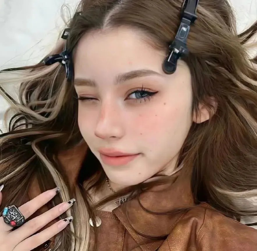 歌愈少女 海报